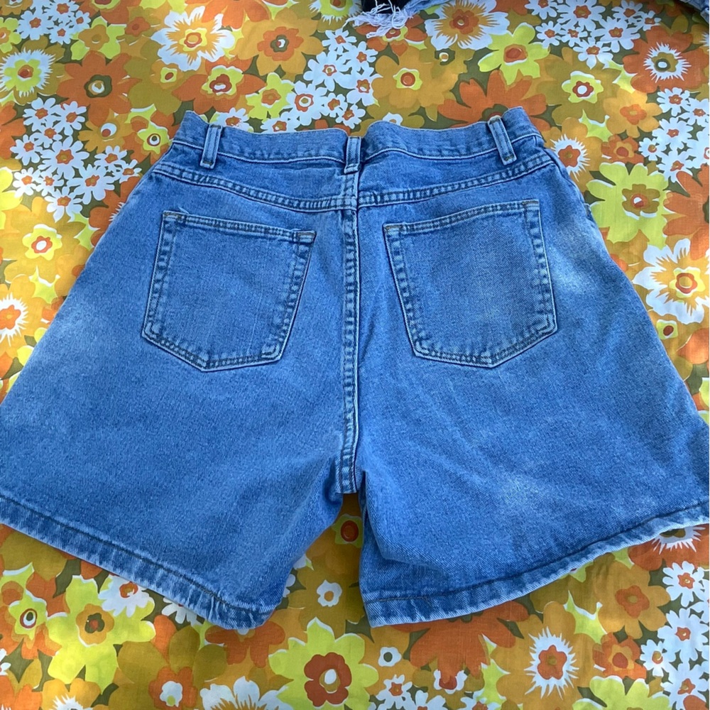 Vintage 90’s Wrangler Denim Mom Shorts - Picture 3 of 8